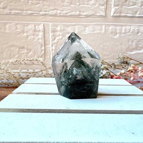 Extra Small Garden Quartz Polished Tip - Picture 1 of 7